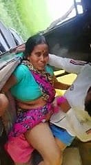 Mumbai hot aunty fucked door een college jongen