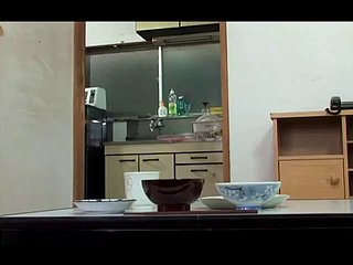 Boynuzlu japon ev kadını