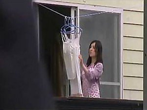 Естественно грудастая японская мамаша получает волосатую киску трахаться