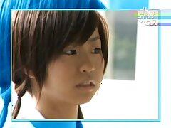सेक्सी जापानी छात्र लड़की हिटोमी किटामुरा उसके तंग तैराकी सूट में
