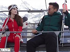 Sly dog Skiver Bunny Sonya tem sexo apaixonado nos Alpes - Alberto Blanco