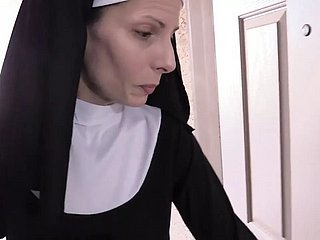 Frau Crazy Nonne Fuck im Strumpf