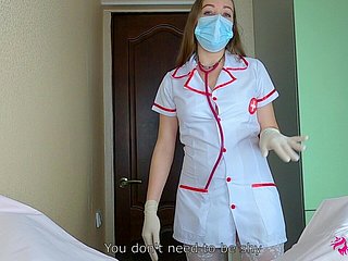 Prawdziwa pielęgniarka dokładnie wie, czego potrzebujesz bring to an end rozluźnienia piłek! Ssie kutasa bring to an end twardego orgazmu! Tiro POV porno