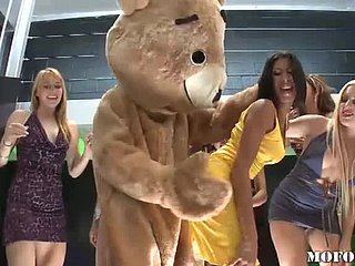 Niedźwiedź tańca pieprzy Latina Kayla Carrera w Hot Let pass Pack