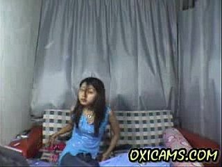 Remaja comel comel menari bogel di webcam (baru 1)